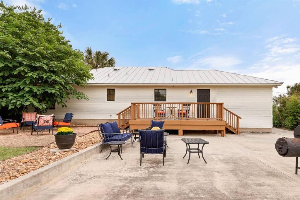 Hays Skyline View - 1 Mile To Downtown