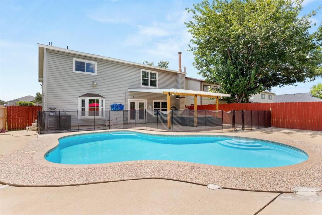Pool Oasis By Seaworld 5 Bedrooms Game Holiday home