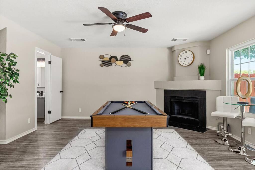 Pool Oasis By Seaworld 5 Bedrooms Game * San Antonio