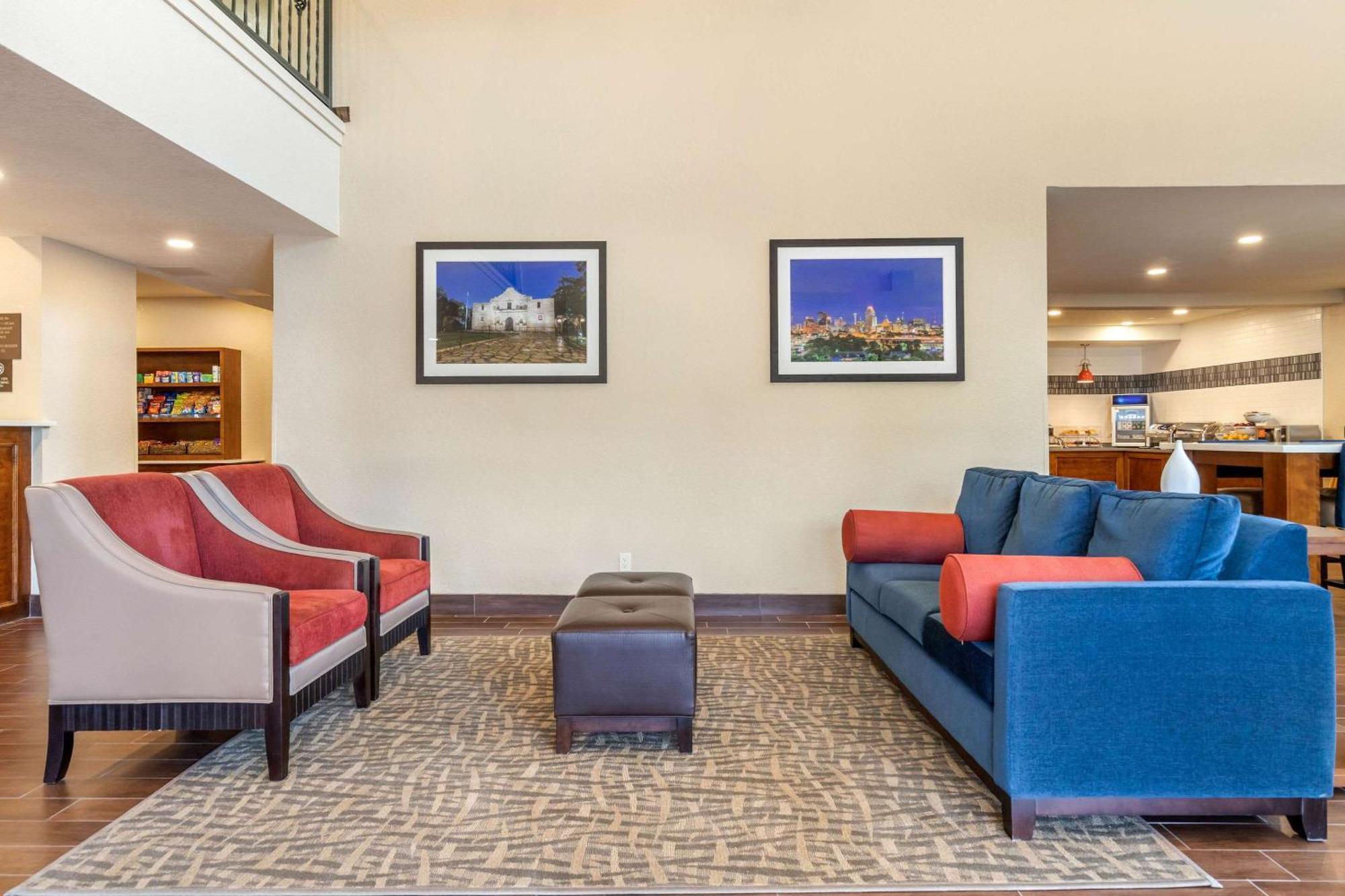 Comfort Airport North Hotel 3*