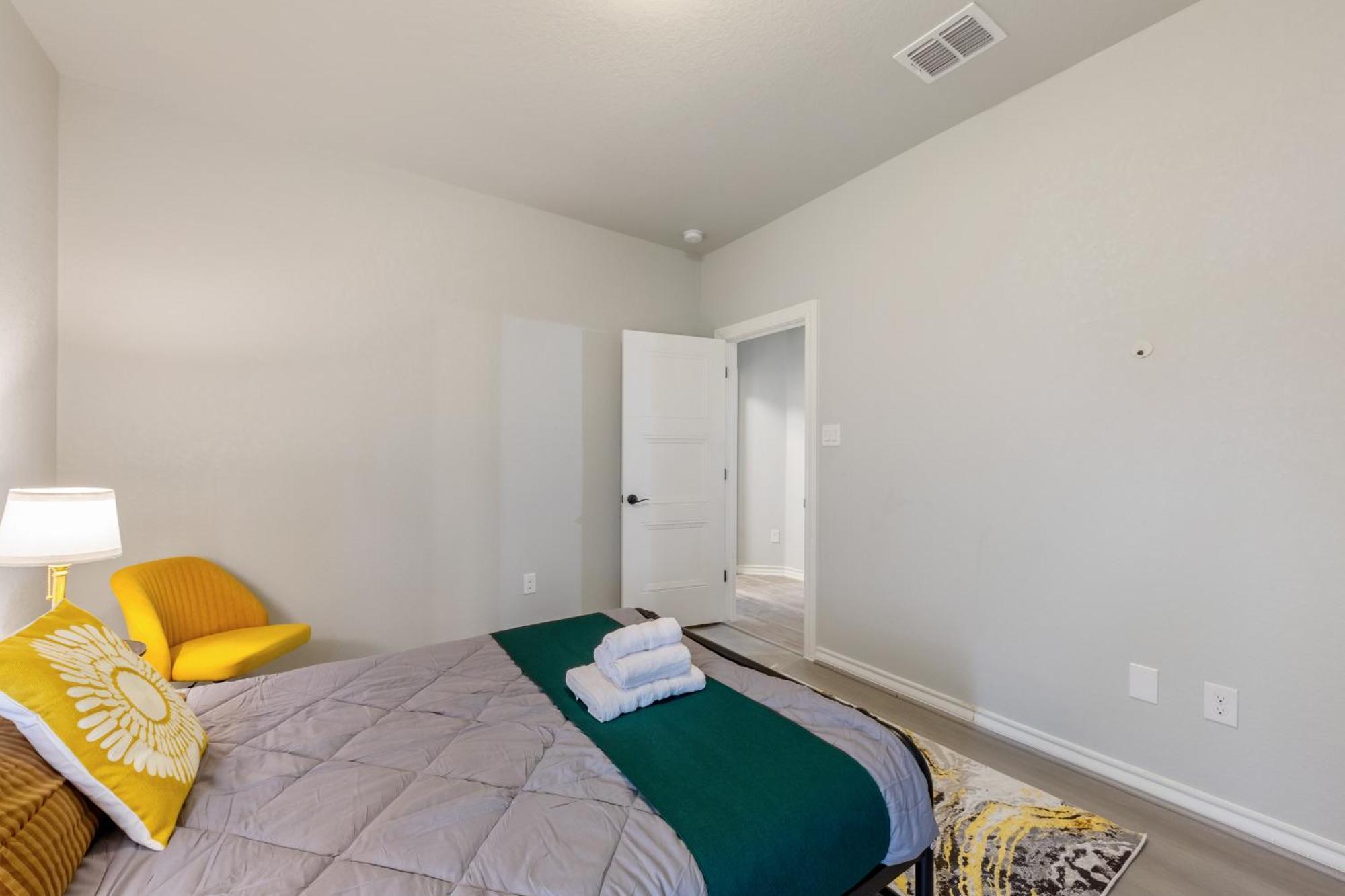 4722 Modern Comforts In