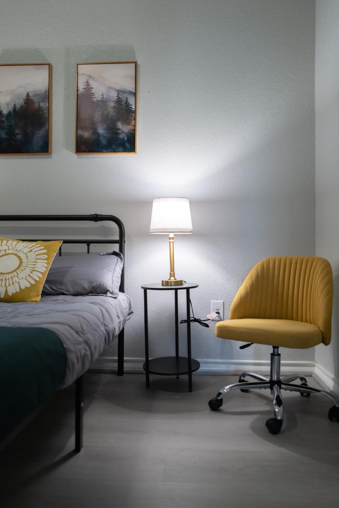 4722 Modern Comforts In *