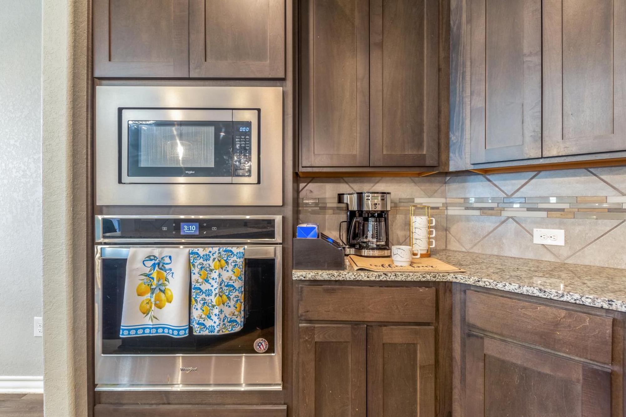 4722 Modern Comforts In Holiday home San Antonio