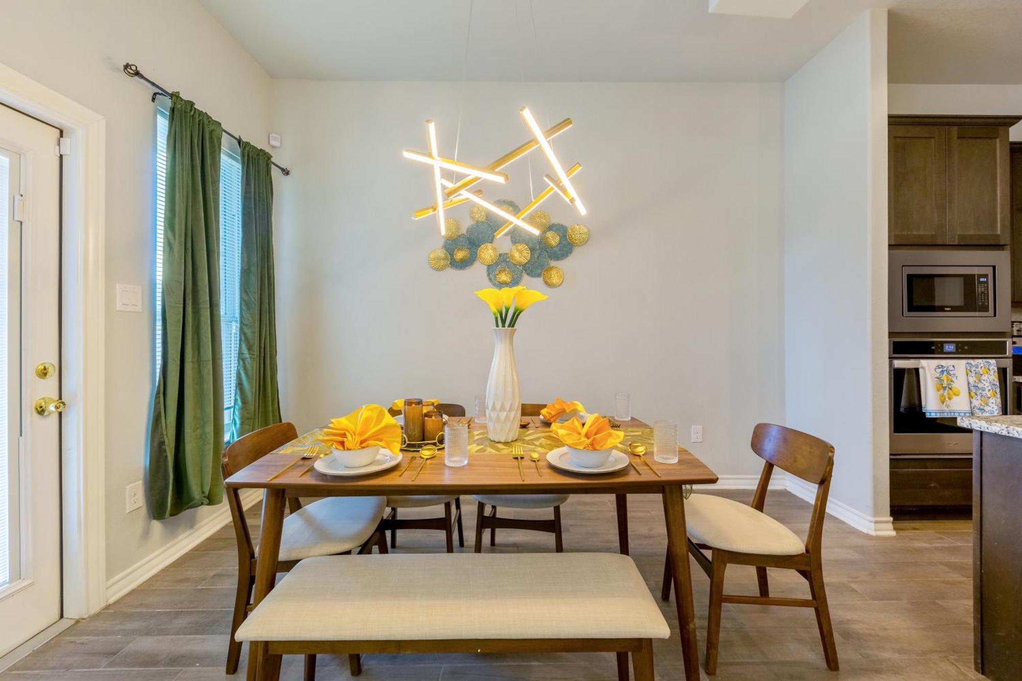 4722 Modern Comforts In San Antonio