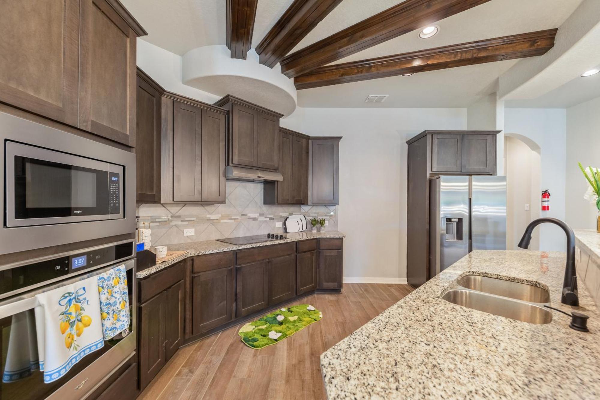 4722 Modern Comforts In