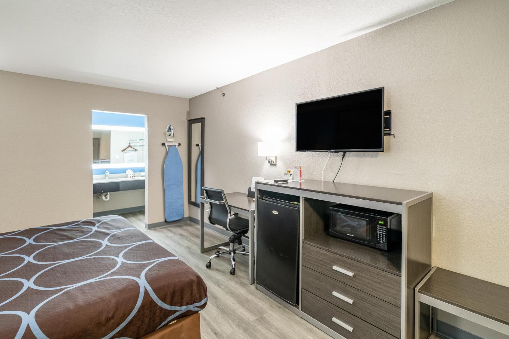 Super 8 By Wyndham San Antonio/riverwalk Area 2* San Antonio