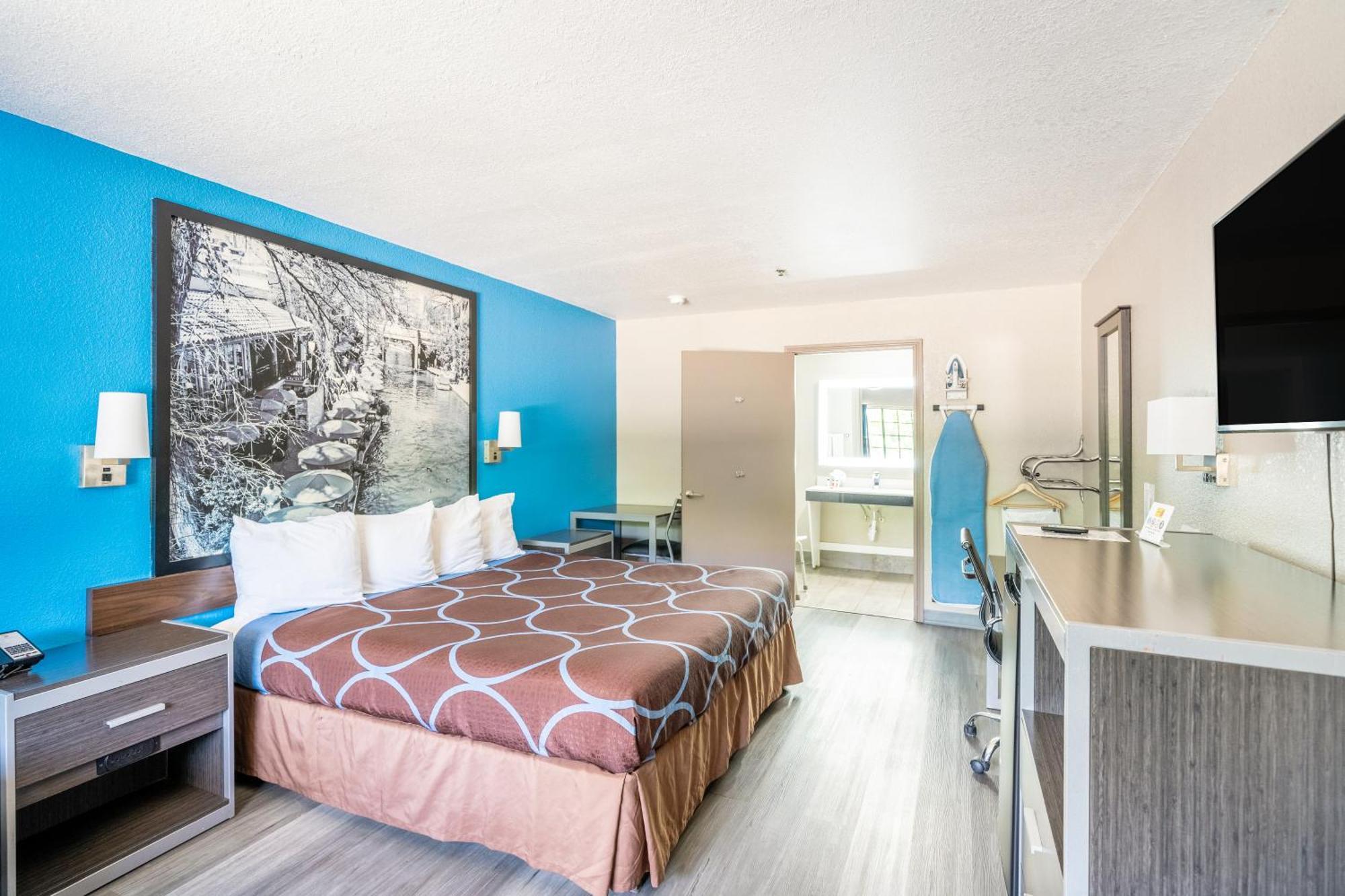 Super 8 By Wyndham San Antonio/riverwalk Area 2* San Antonio