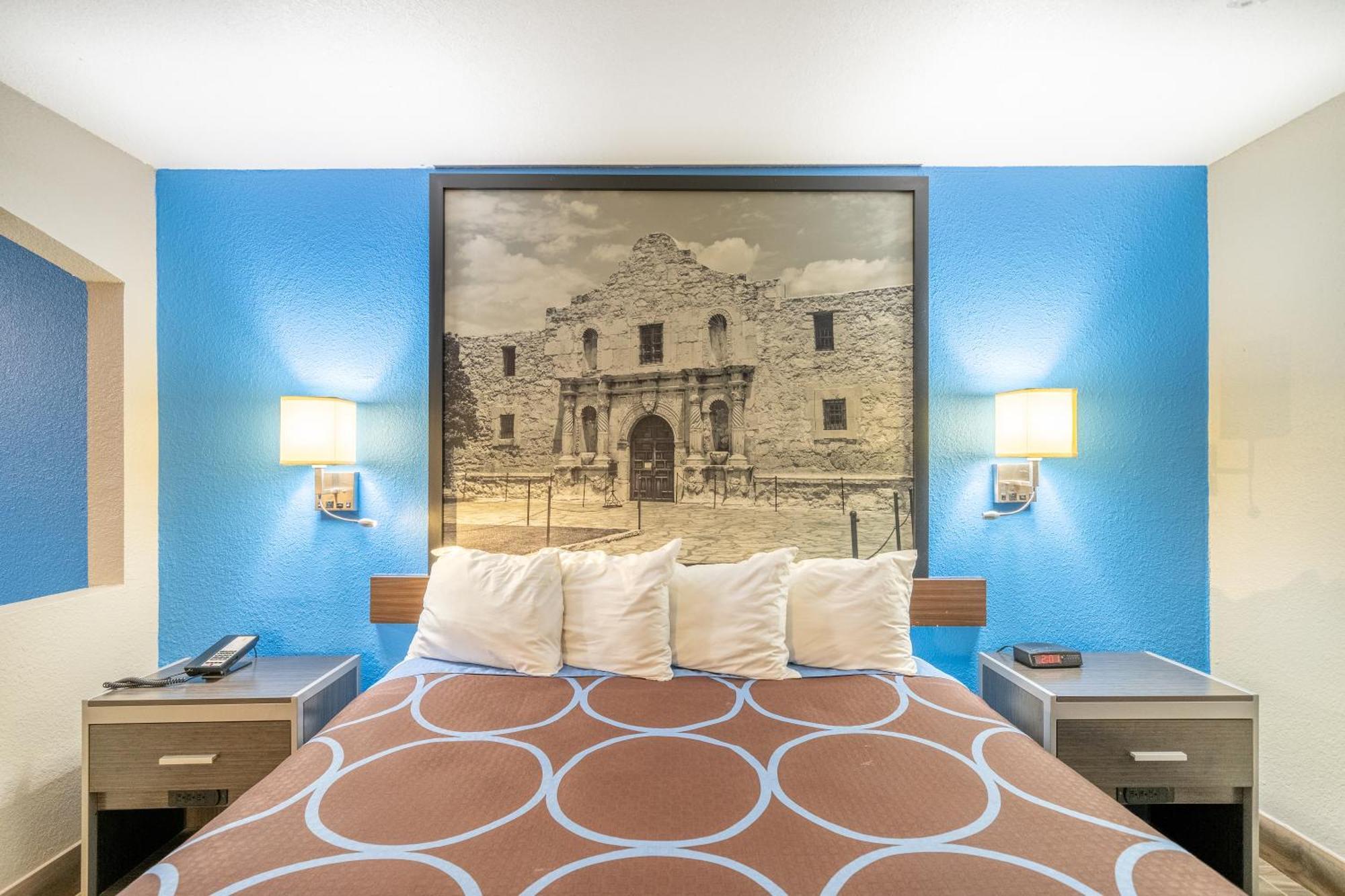 Hotel Super 8 By Wyndham San Antonio/riverwalk Area