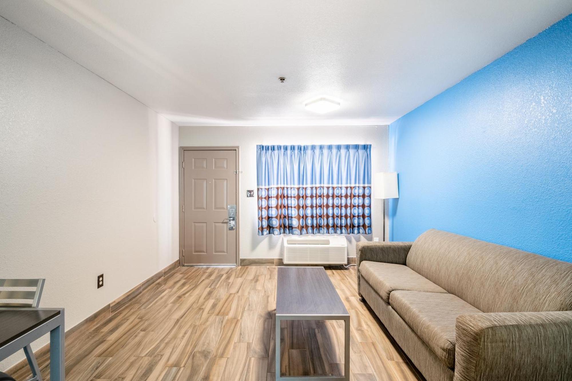 Super 8 By Wyndham San Antonio/riverwalk Area 2* San Antonio