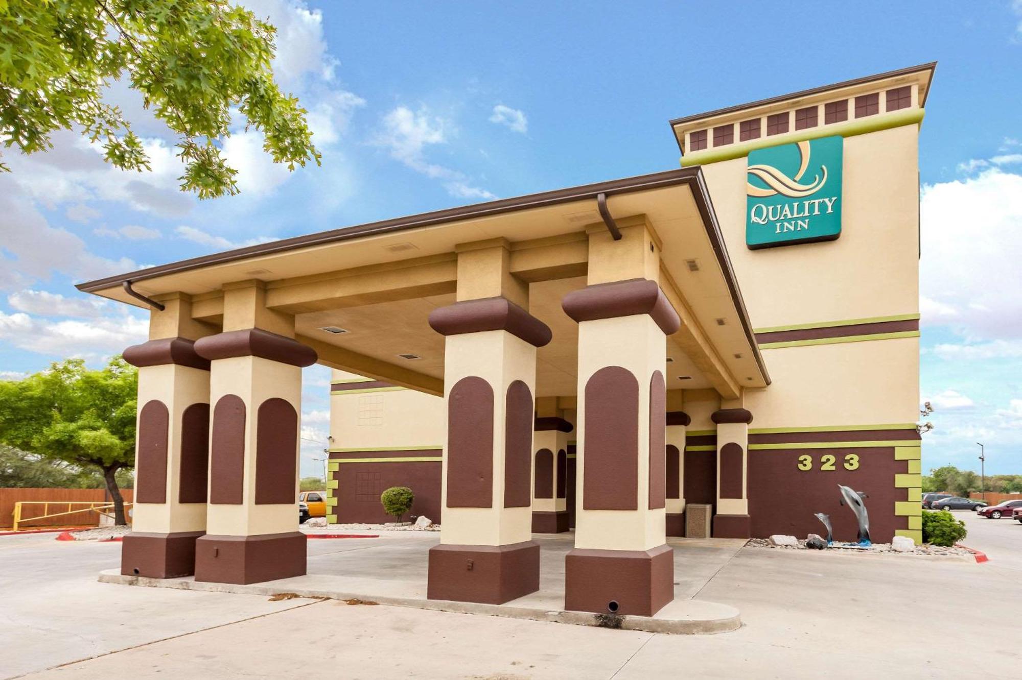 Quality Near Seaworld - Lackland Hotel