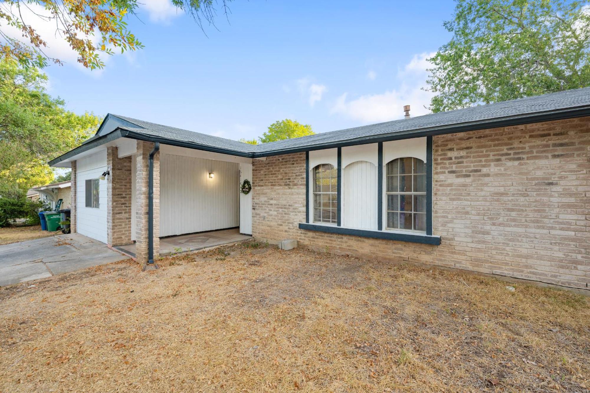 16414 Charming 4-bedroom In Desirable