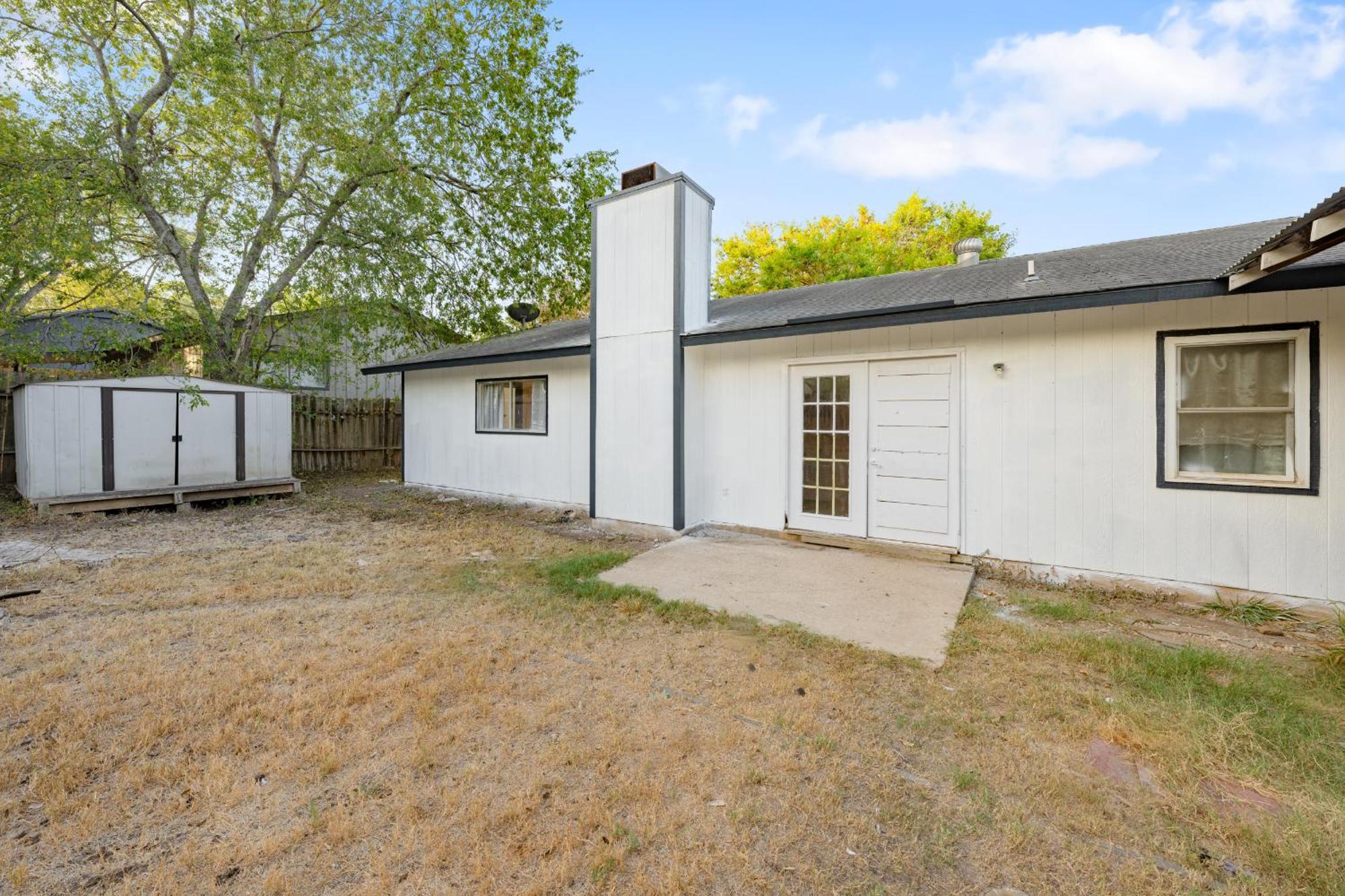16414 Charming 4-bedroom In Desirable *