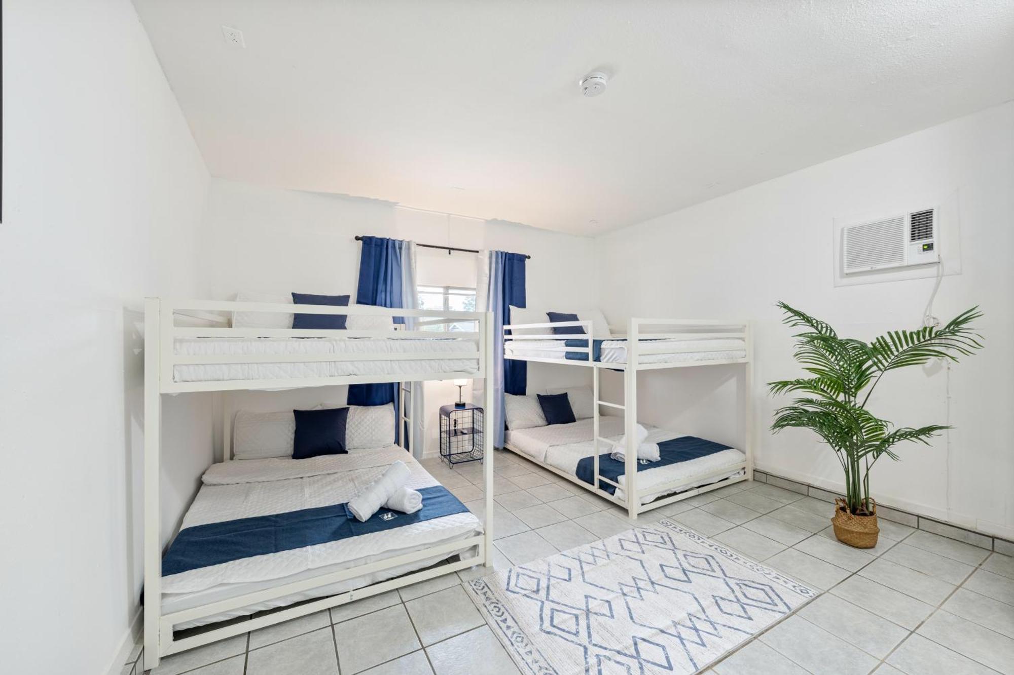 16414 Charming 4-bedroom In Desirable