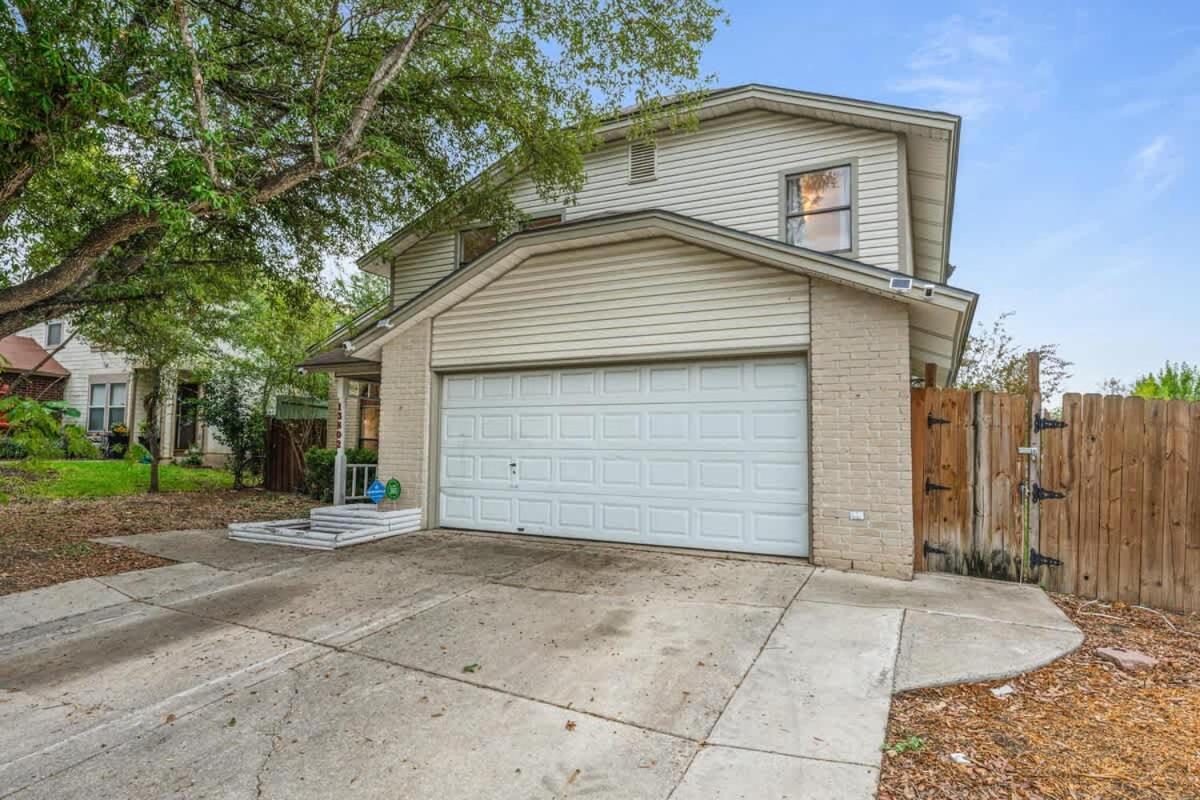 Holiday home 13802 M2 6br Saia Morgan's Randolph Afb