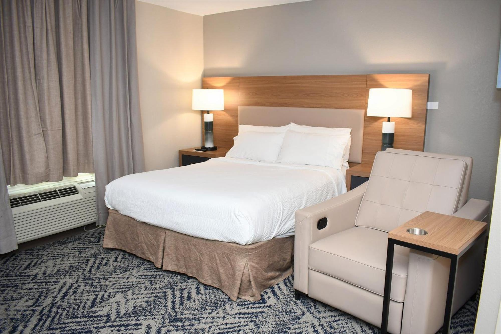 Candlewood Downtown By Ihg San Antonio