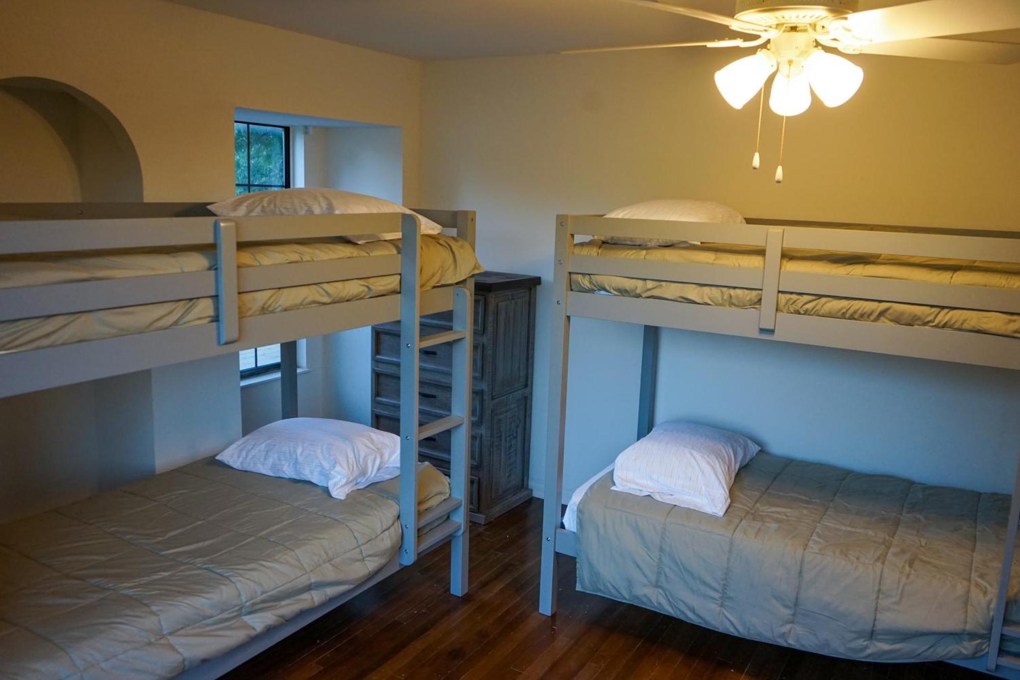 Holiday home Artsy Bohemian - 2 Min To Airport -thegoodplace#2 San Antonio