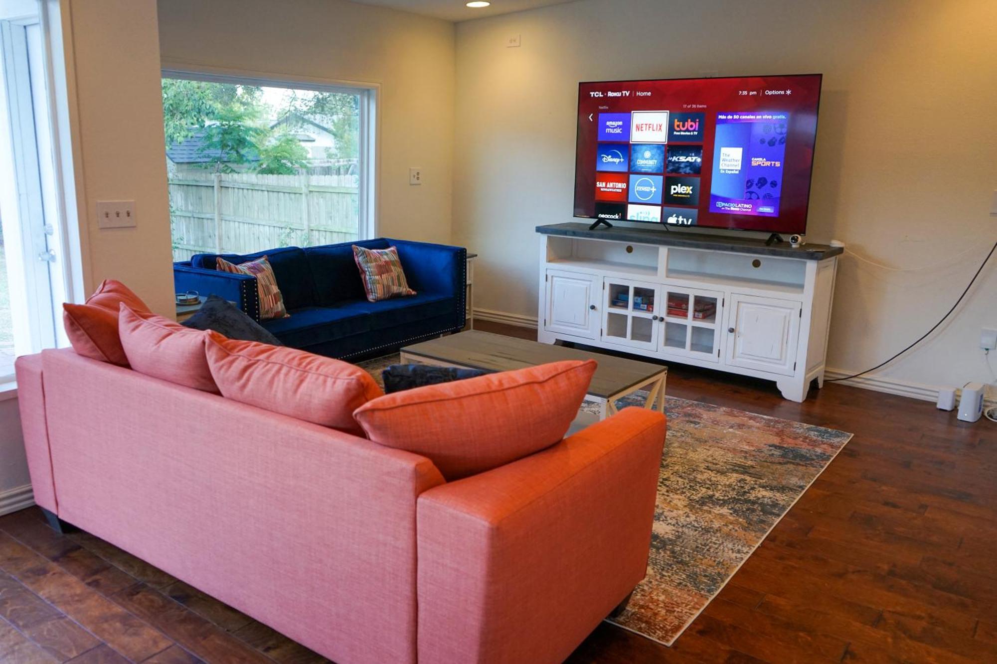 Artsy Bohemian - 2 Min To Airport -thegoodplace#2 Holiday home San Antonio