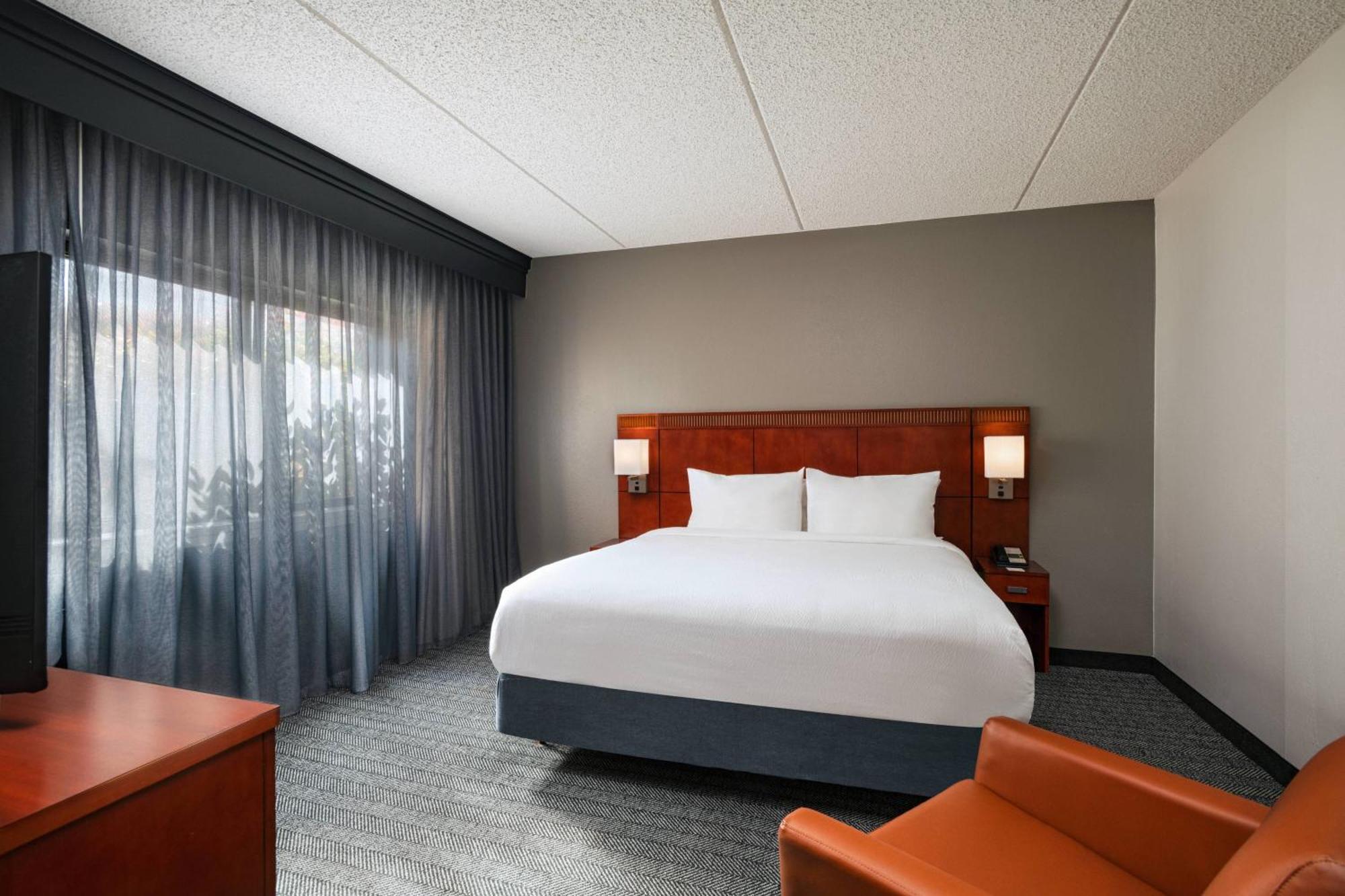 Courtyard By Marriott Medical Center Hotel 3*