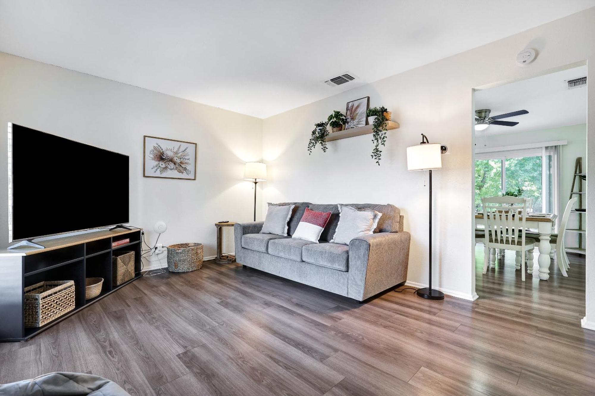 Nr River Walk Dt Airport Bbq Games Pets Holiday home *