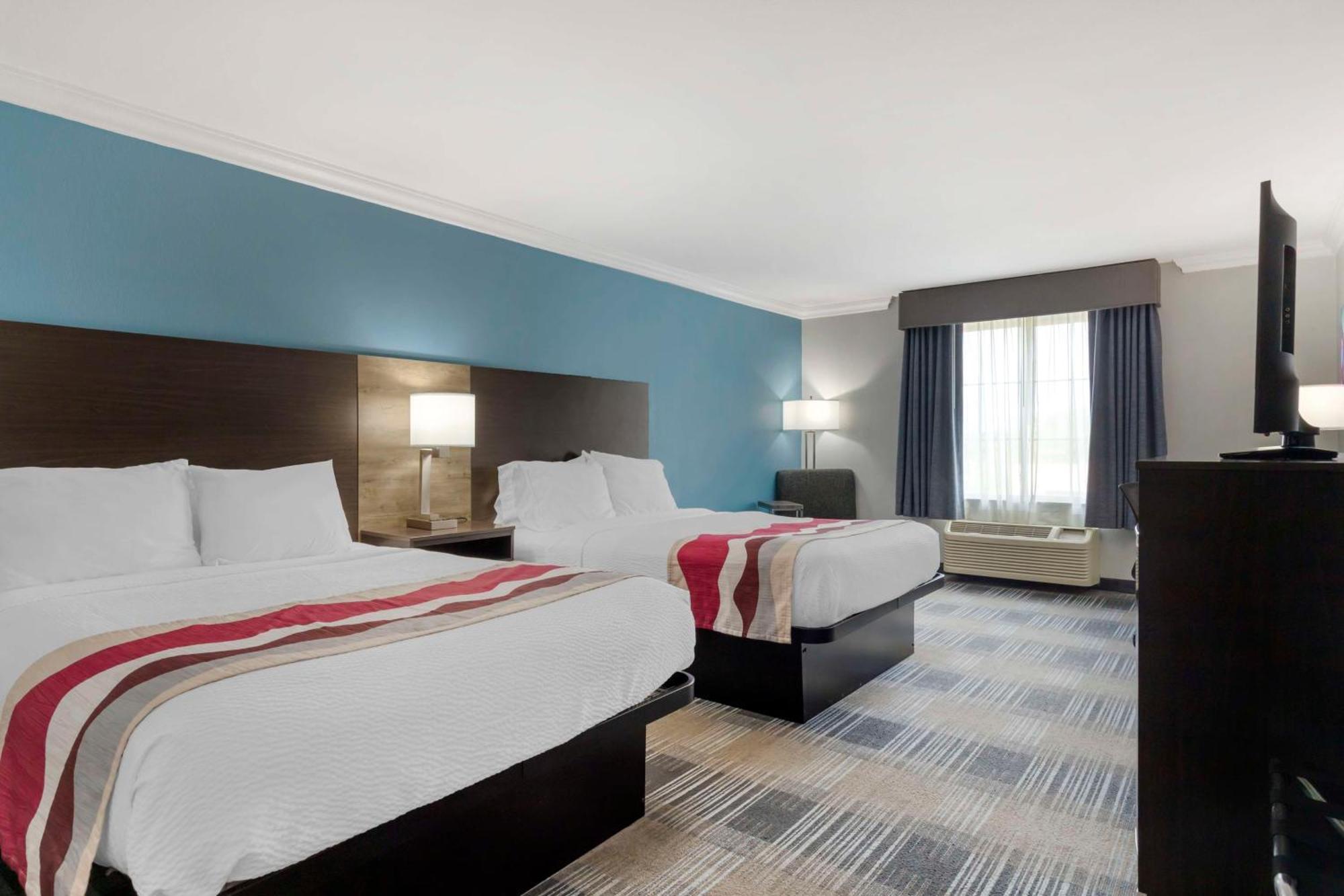 Western Medical Center North & Near Six Flags Hotel 3*