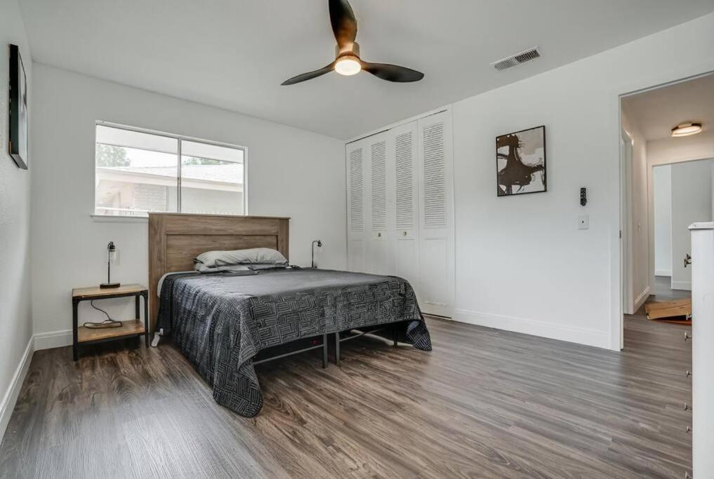 Cozy Retreat Near Downtown Sa Holiday home