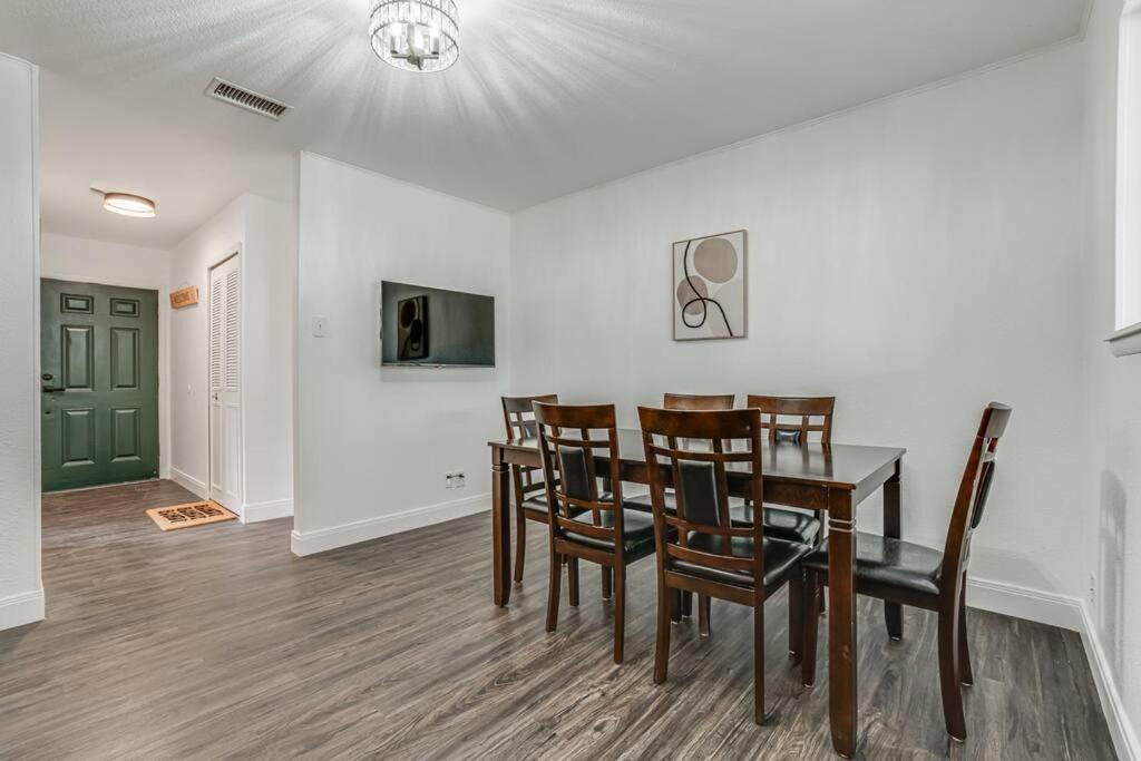 Holiday home Cozy Retreat Near Downtown Sa