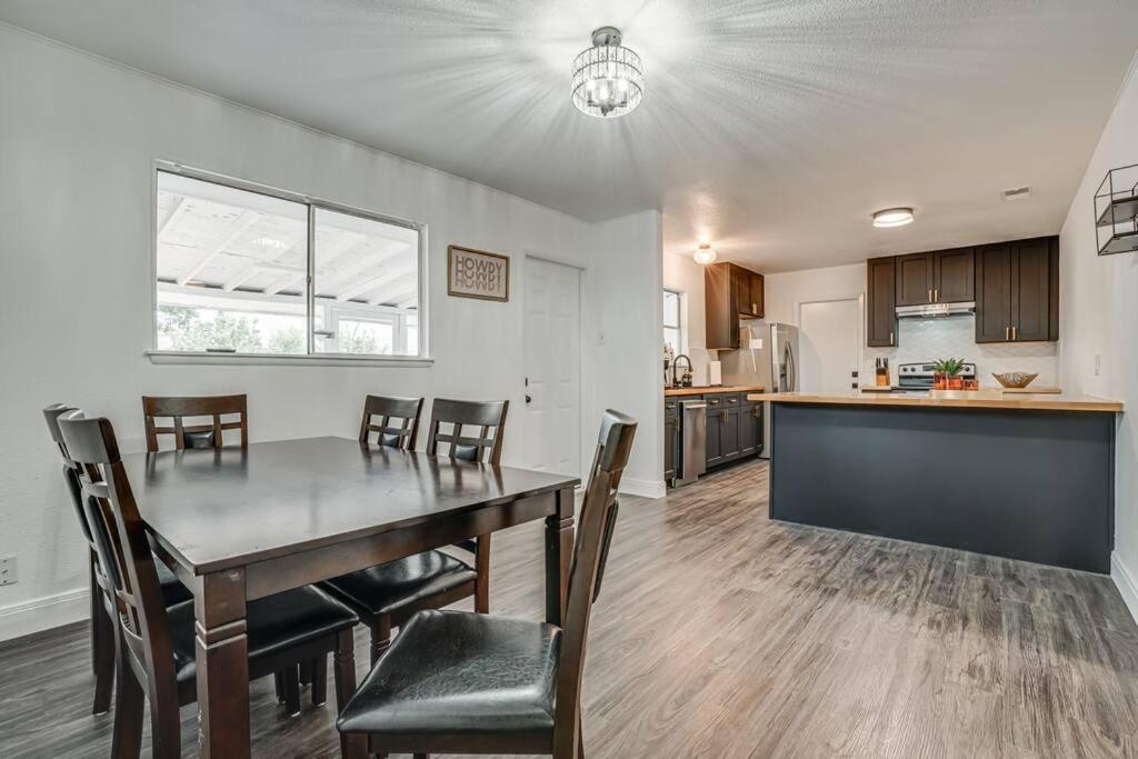 Cozy Retreat Near Downtown Sa Holiday home *