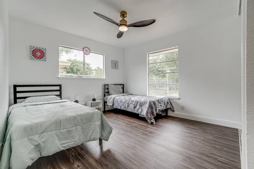 Cozy Retreat Near Downtown Sa Holiday home