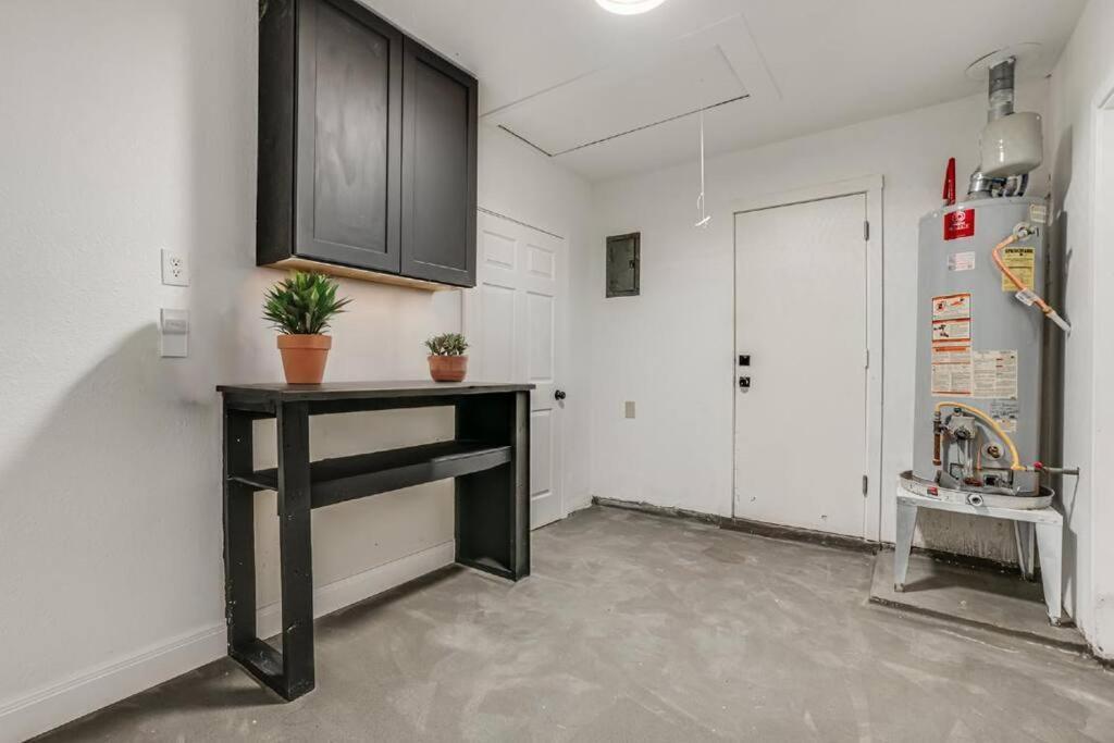 Cozy Retreat Near Downtown Sa * San Antonio