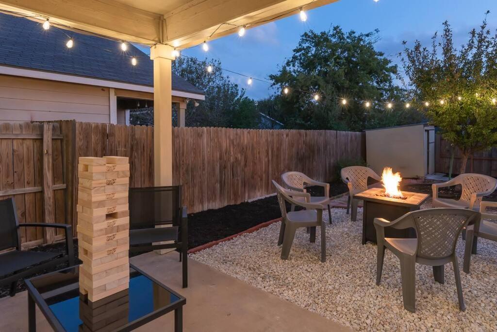Newly Renovated! Spacious 4 Bedroom House 5 Min To La Cantera & Six Flags *