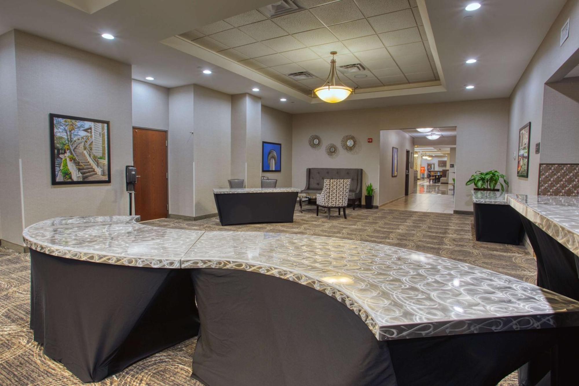 Hotel Drury & Near La Cantera
