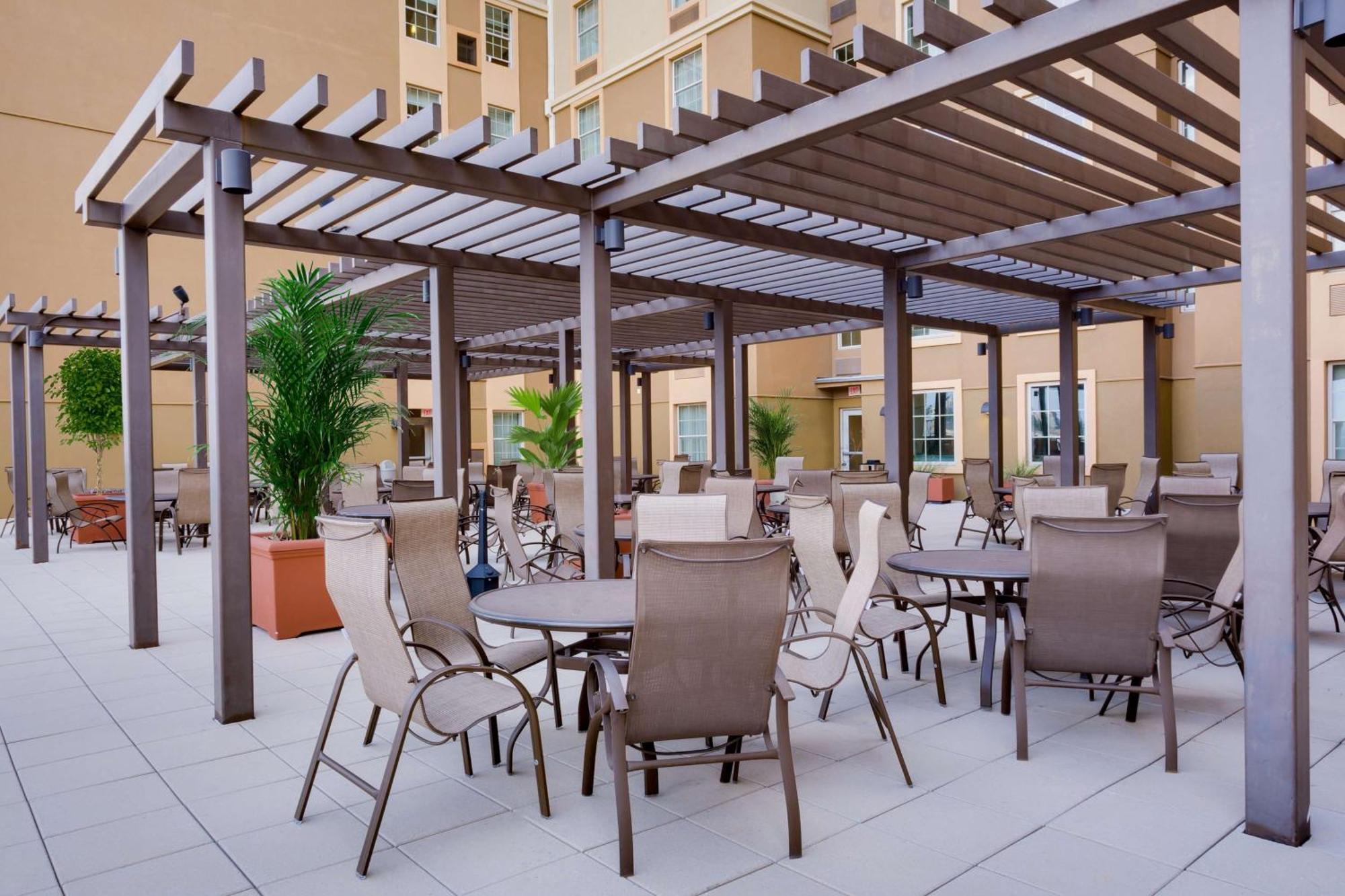 Drury & Near La Cantera Hotel 3*
