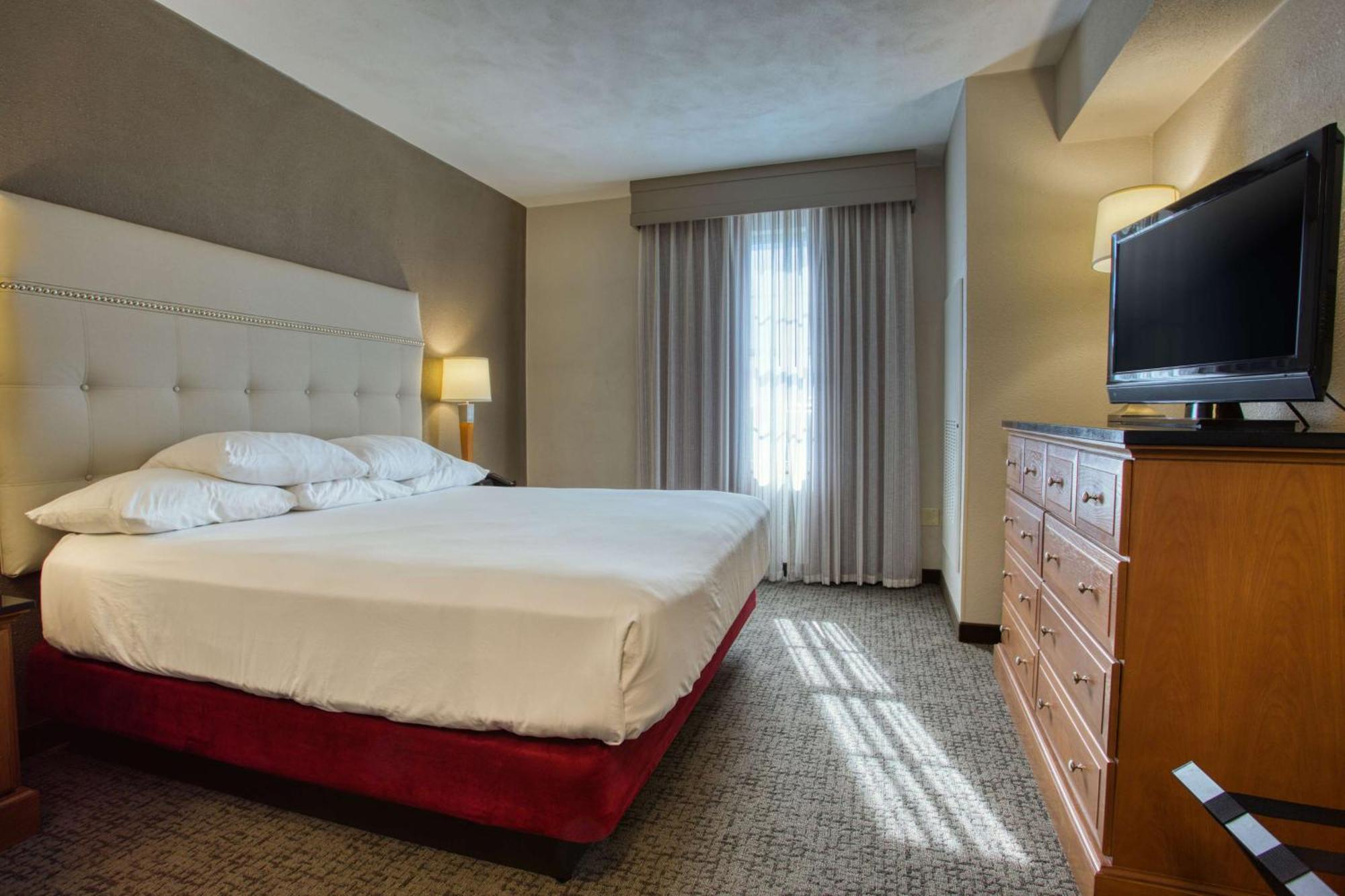 Hotel Drury & Near La Cantera 3*