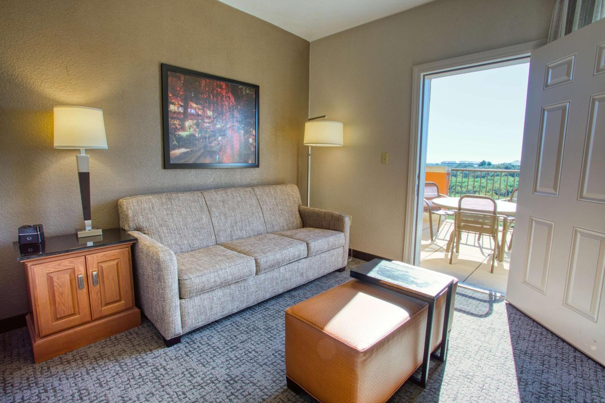 Hotel Drury & Near La Cantera San Antonio