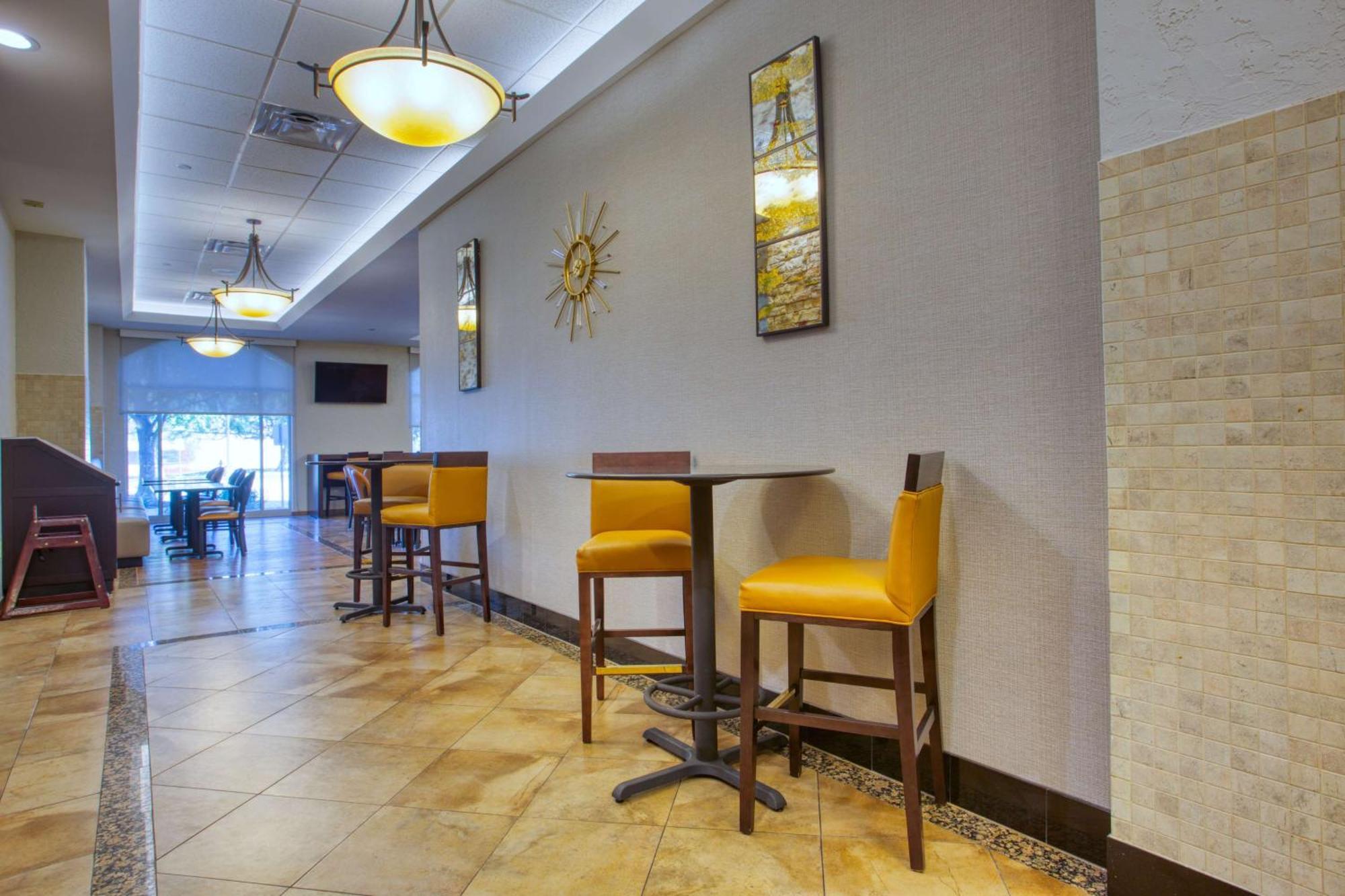 Drury & Near La Cantera Hotel