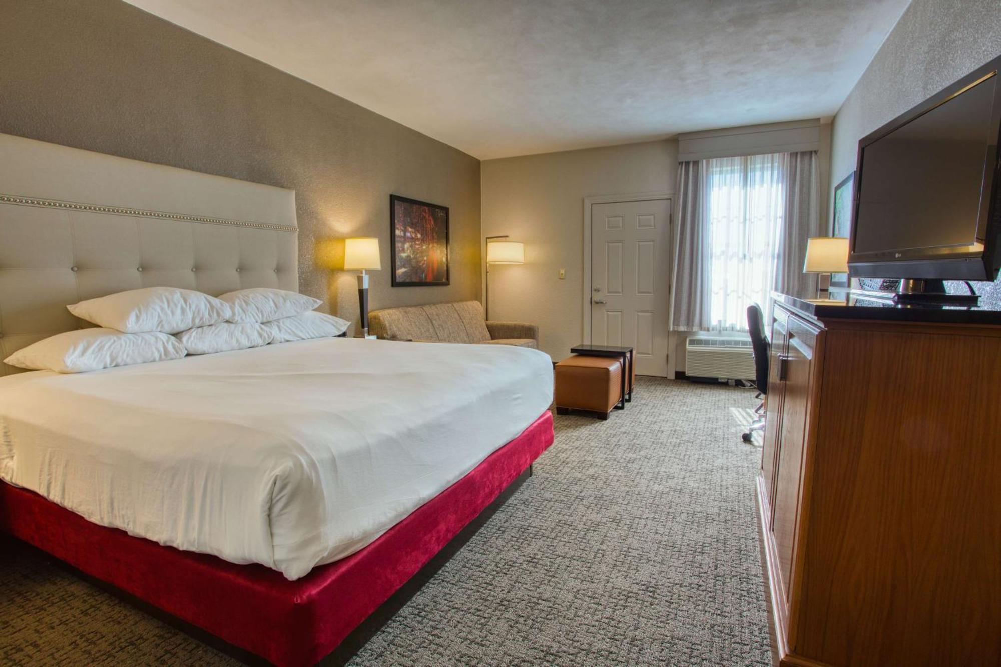 Hotel Drury & Near La Cantera 3*