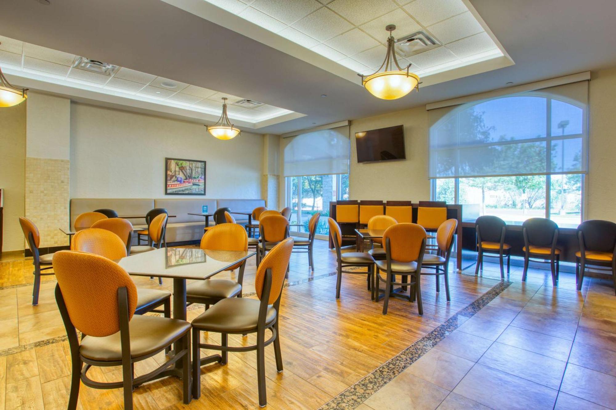 Hotel Drury & Near La Cantera San Antonio