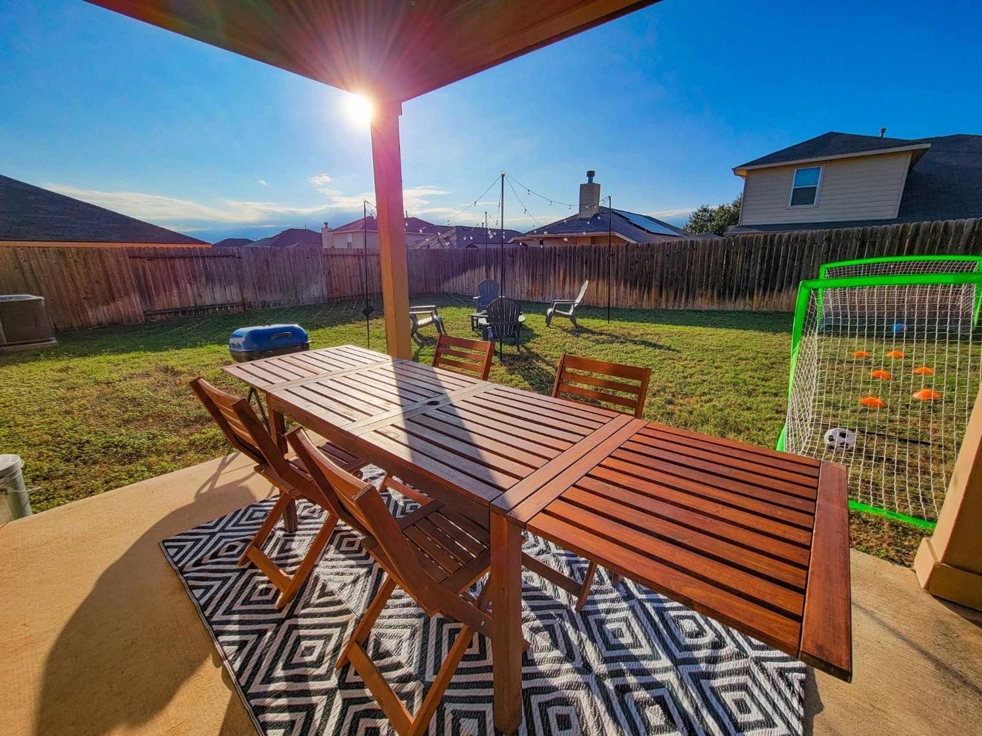Holiday home Luxury - Total 5 Beds With 2 King Beds, Near Seaworld, Six Flags And Attractions San Antonio