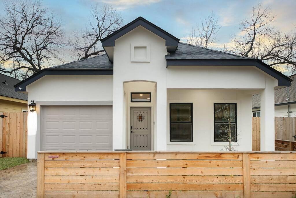 Southtown Gem, Downtown Luxury