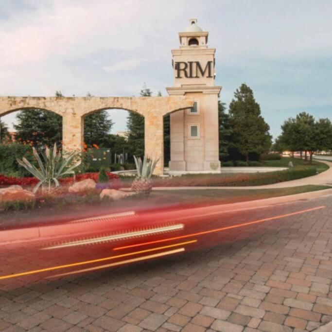 Southtown Gem, Downtown Luxury
