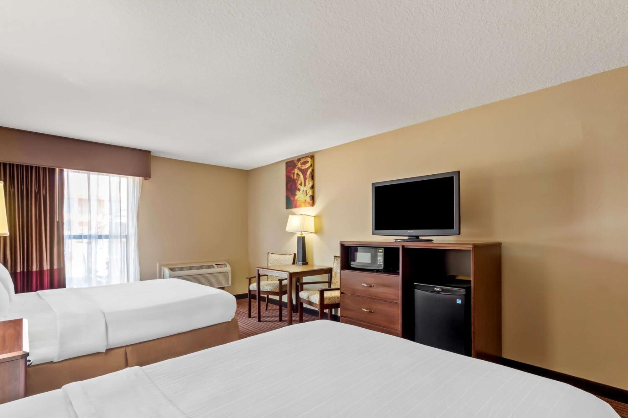 Surestay By Western Fiesta Hotel 3*