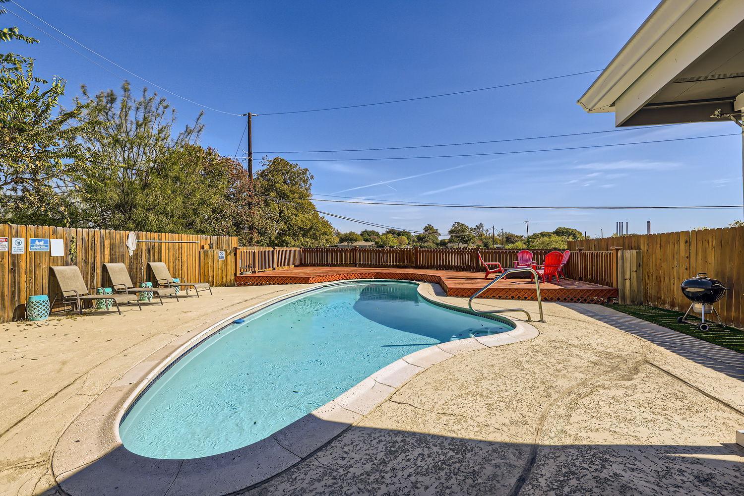 New 5 Bdrm W/pool Mins To Pearl/riverwalk/quarry Market - Sleep 12 Holiday home San Antonio