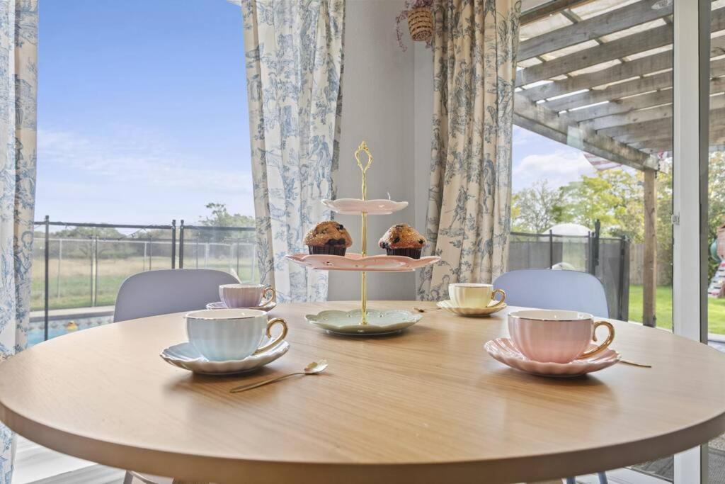 Holiday home 10min To Sat - Eclectic 4bd - Mcalister Park Haven