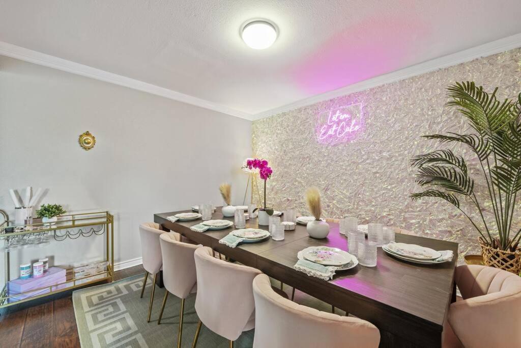 10min To Sat - Eclectic 4bd - Mcalister Park Haven Holiday home *