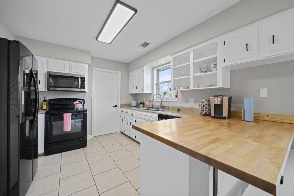 10min To Sat - Eclectic 4bd - Mcalister Park Haven Holiday home