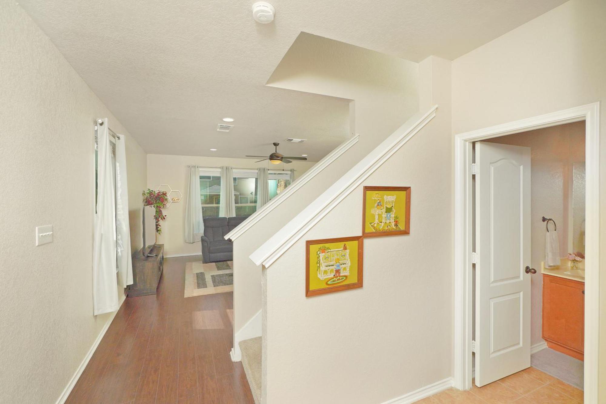 Peaceful Near I-10 For Extended Family Stays! *