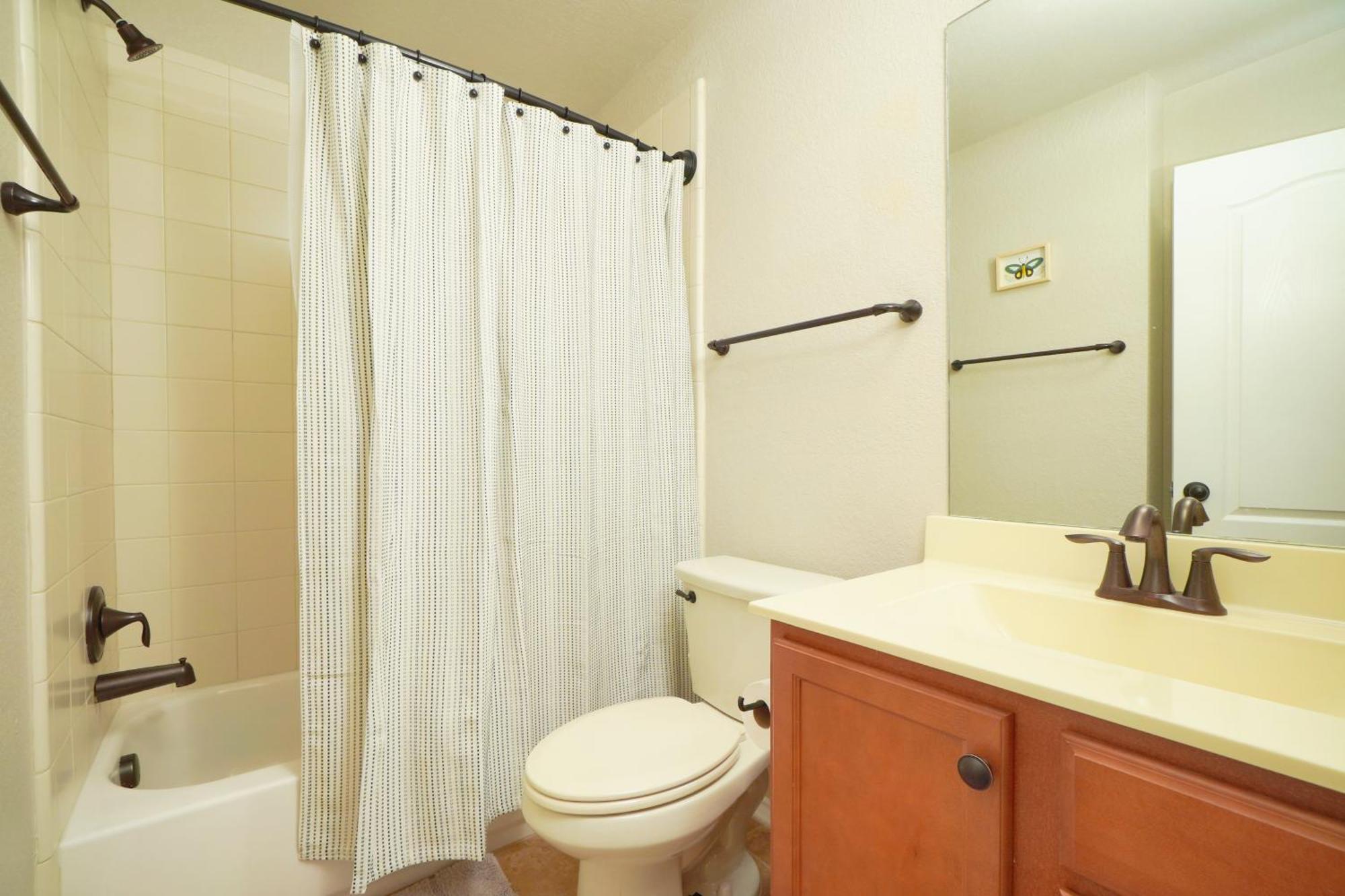 Peaceful Near I-10 For Extended Family Stays! San Antonio