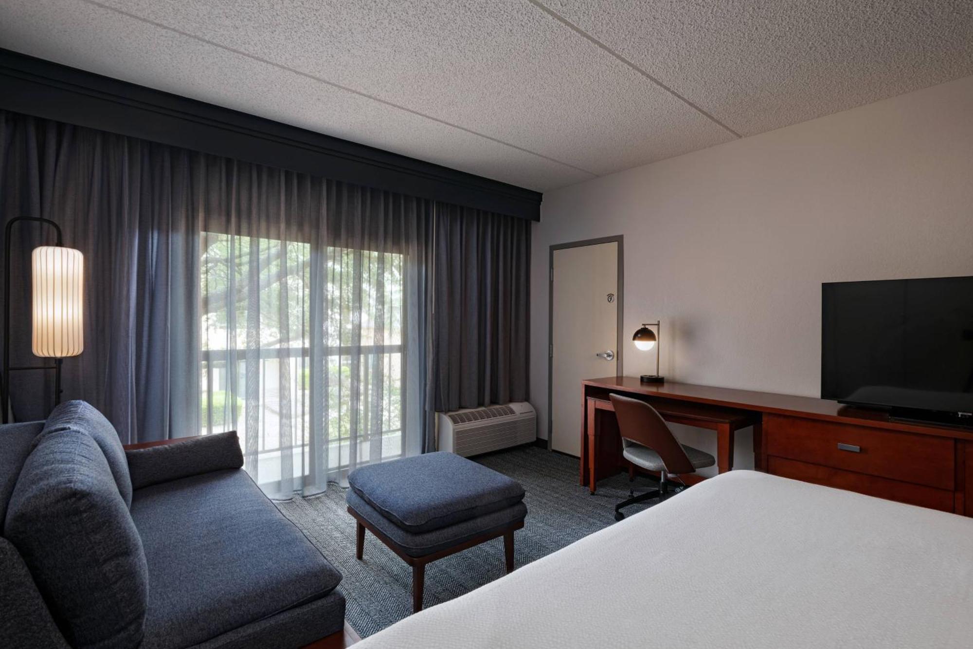 Hotel Courtyard By Marriott Medical Center