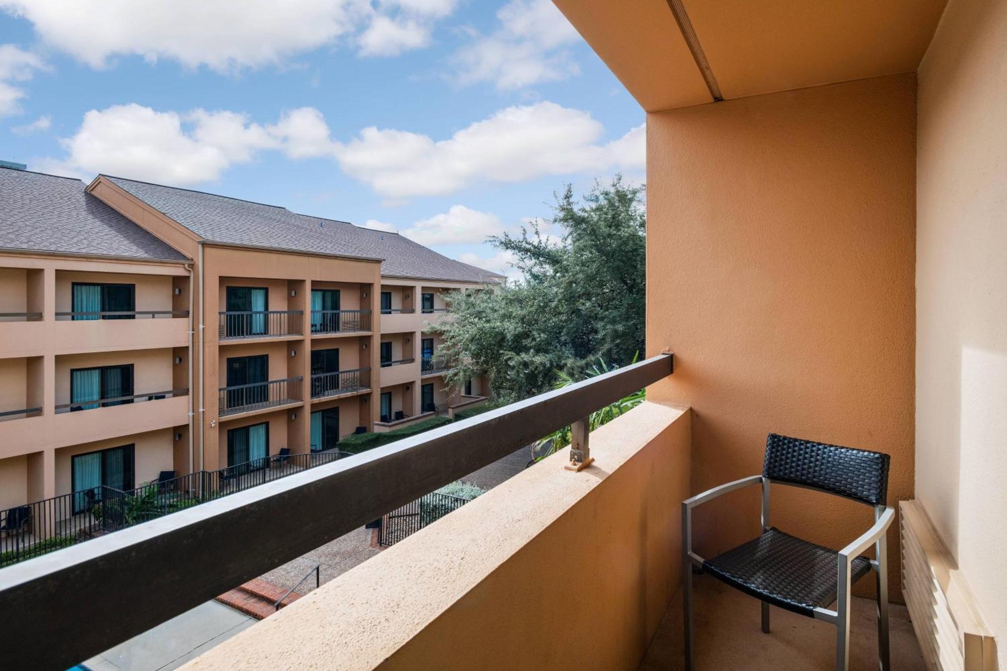Hotel Courtyard By Marriott Medical Center 3*
