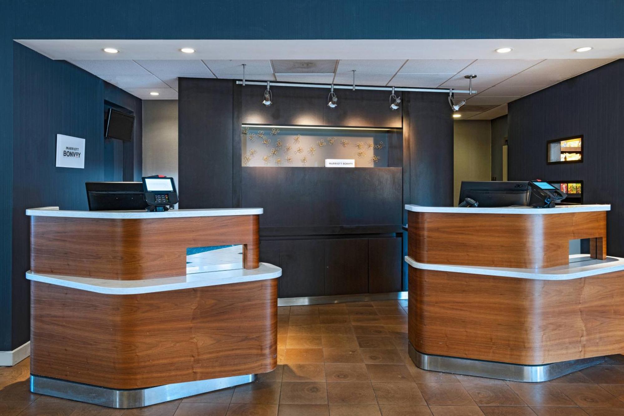 Courtyard By Marriott Medical Center 3*